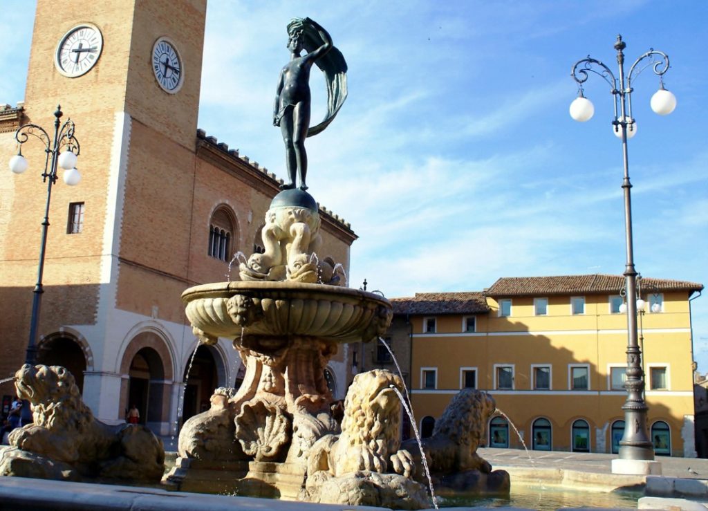Fontana della Fortuna in Piazza XX Settembre - ProLoco Fano