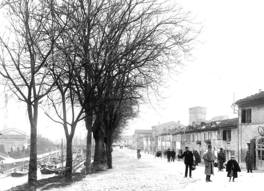 Il porto canale e il borgo - Gaetano Baviera