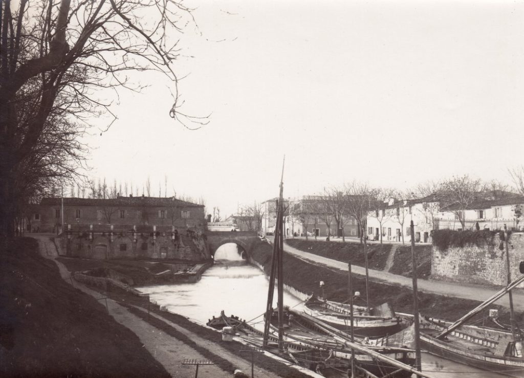 Veduta della Liscia con il ponte Astalli e le logge della Darsena Borghese - Gaetano Baviera