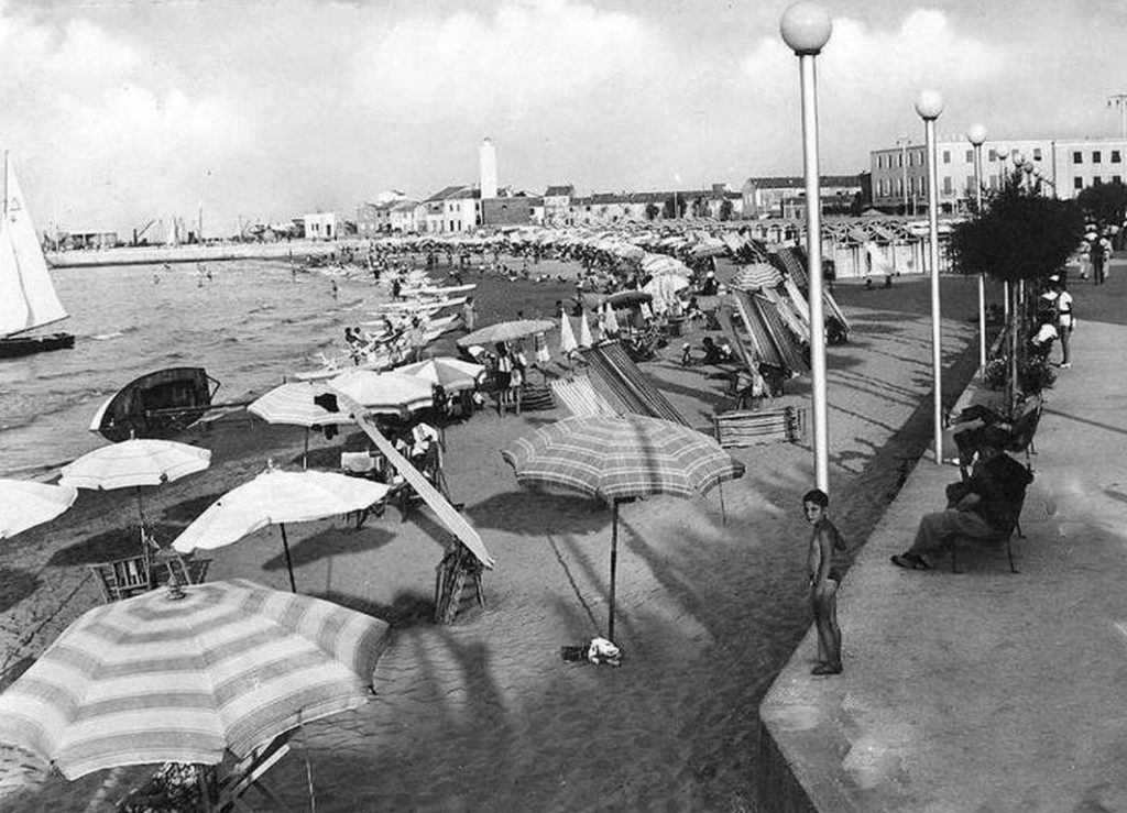 La spiaggia del Lido e il porto