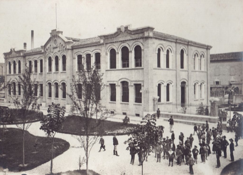 La nuova Scuola Elementare in Piazza Amiani. - Gaetano Baviera