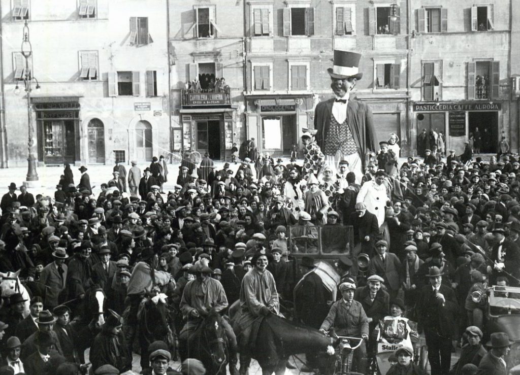 L'arrivo del Pupo in Piazza XX Settembre - Abele Cerasoli