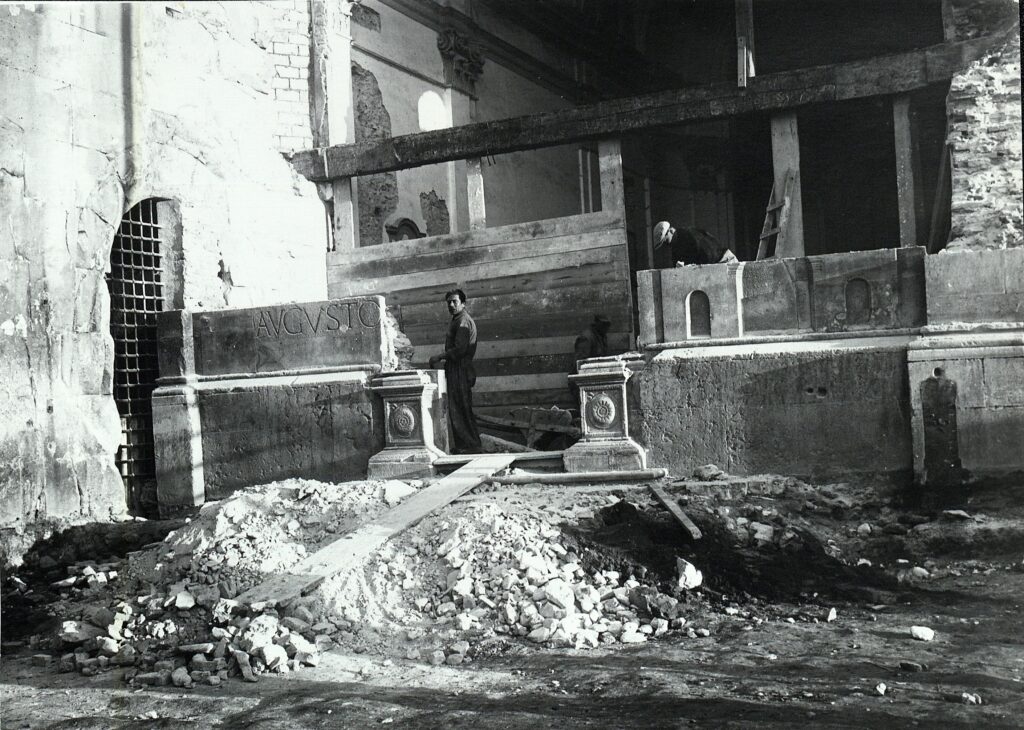 Lavori di arretramento della facciata della Chiesa di San Michele , 1936 - Alberto Eusebi